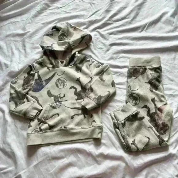 Jurassic World Toddler Dinosaur Fleece Hoodie and Jogger Matching Set Size 4T - Picture 1 of 4